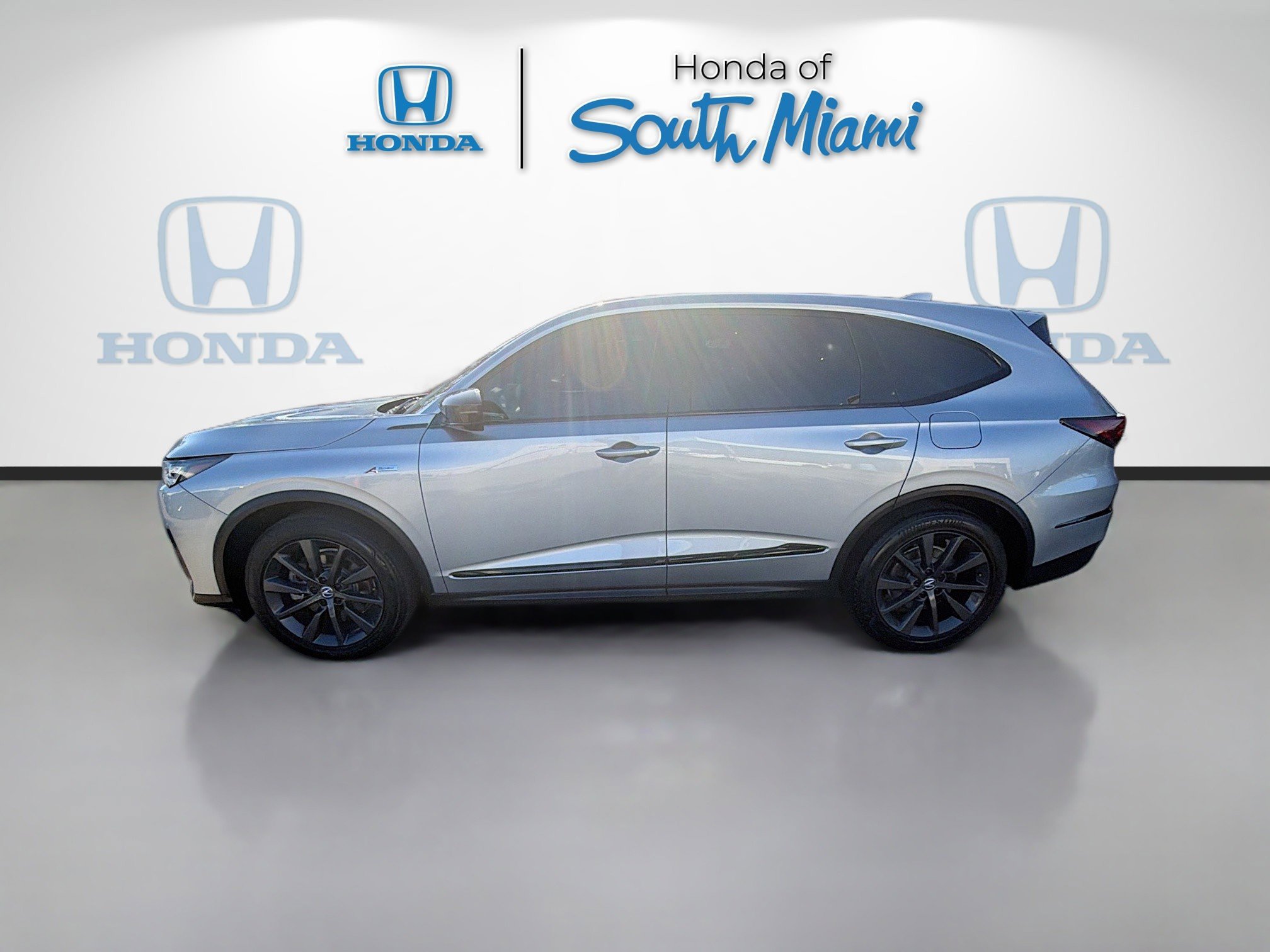 Used 2025 Acura MDX A-Spec image 4