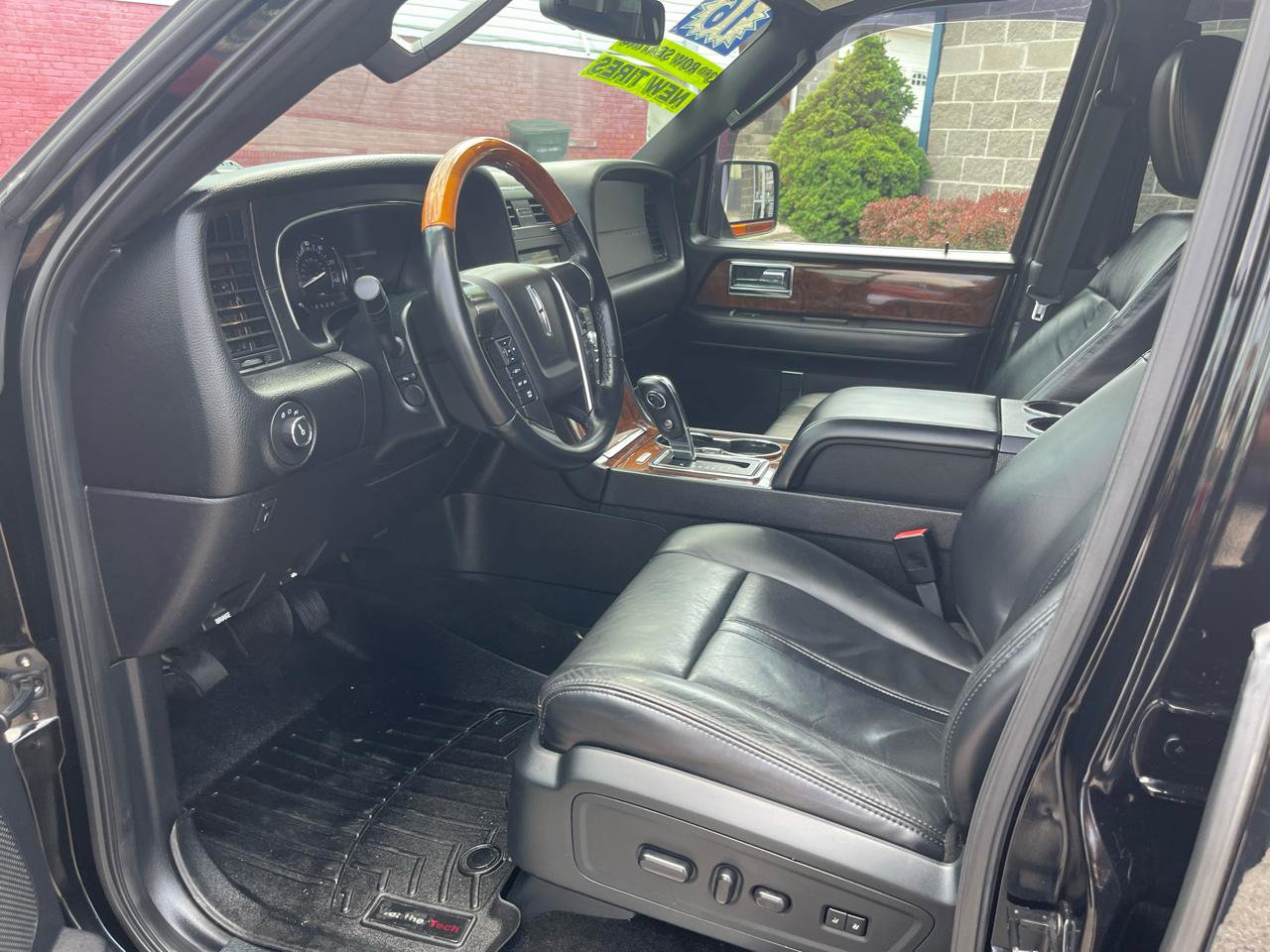 Used 2016 Lincoln Navigator L Select AWD/4WD image 20