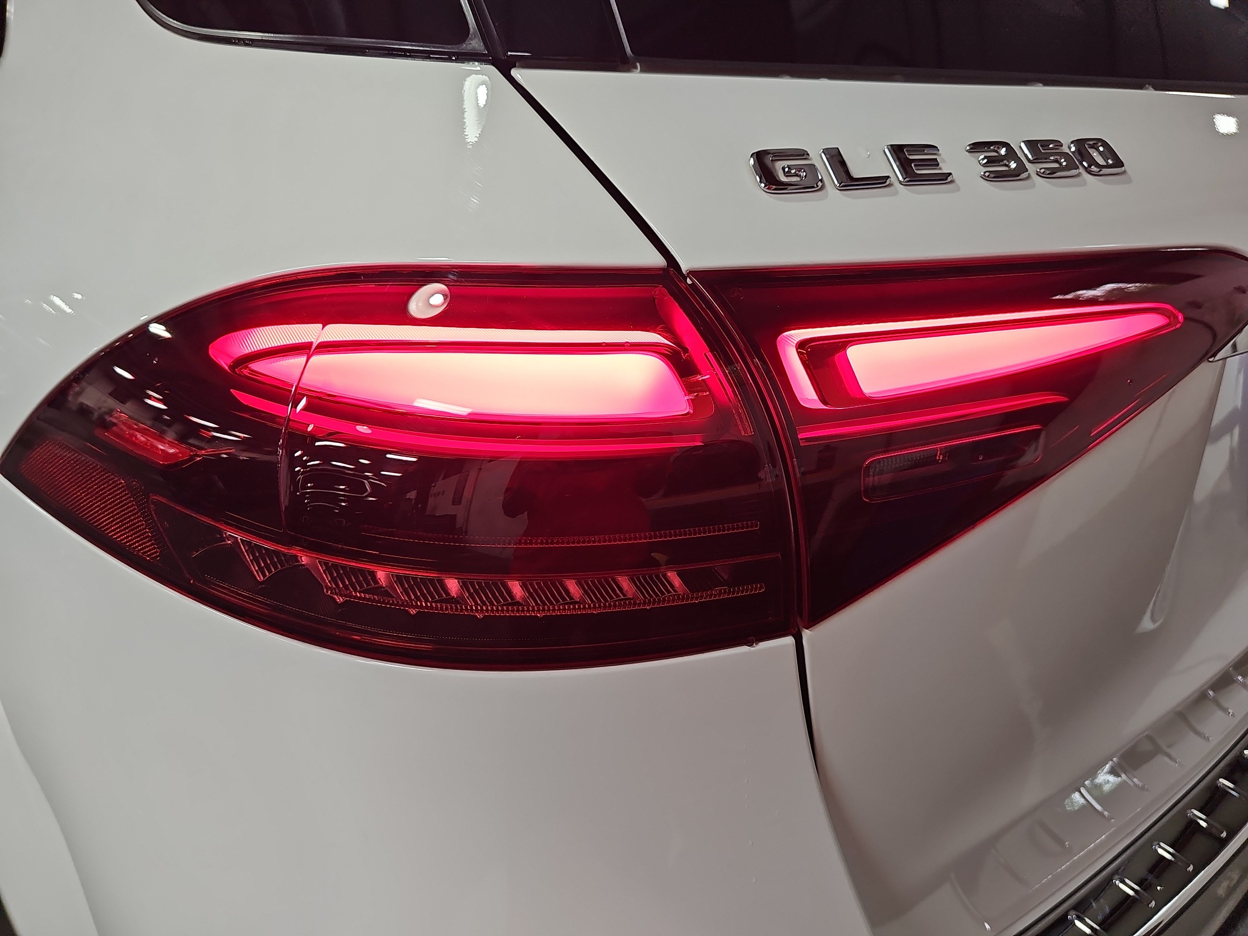 Used 2024 Mercedes-Benz GLE 350 4MATIC image 34