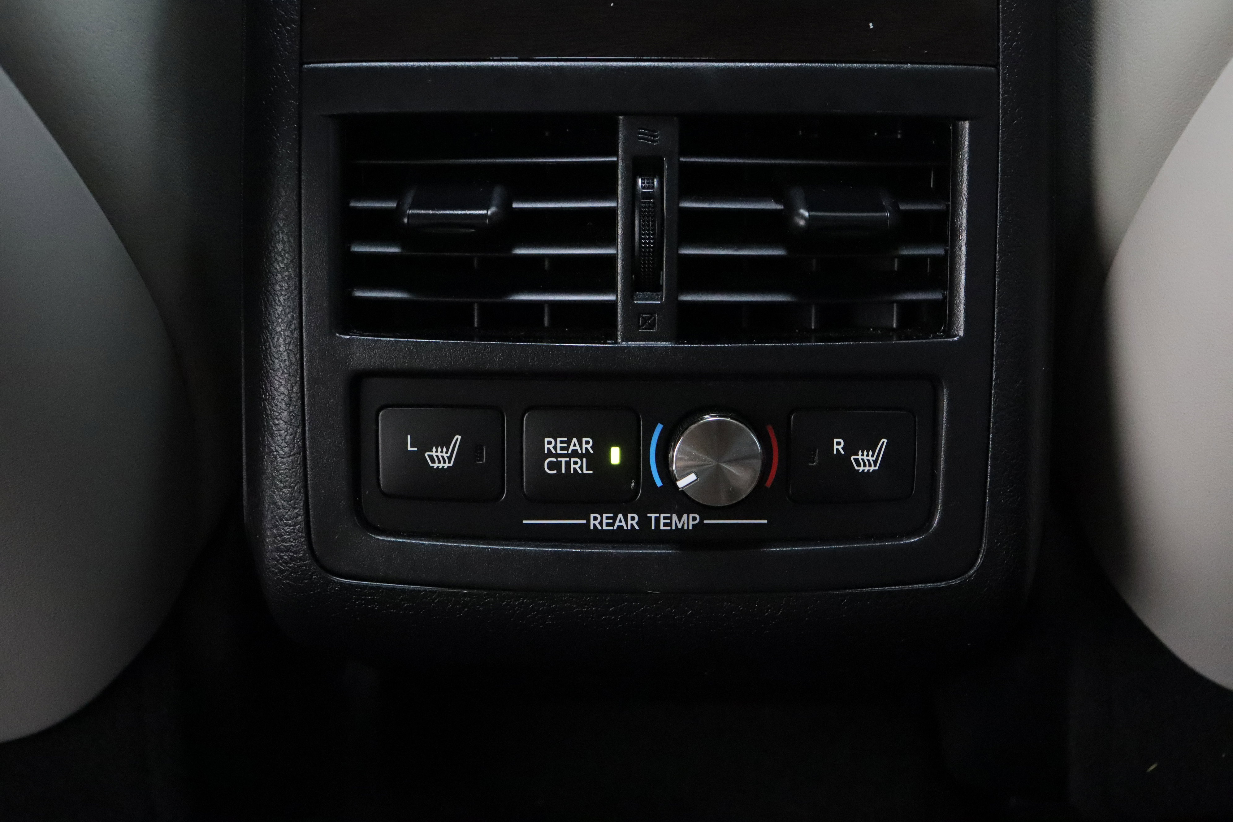 Used 2018 Toyota Avalon Limited FWD image 33