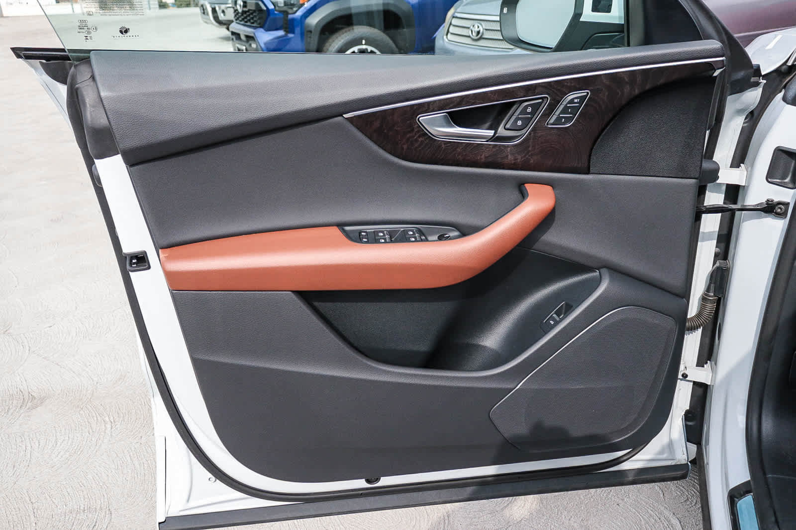 Used 2023 Audi Q8 Premium w/ Convenience Package image 53