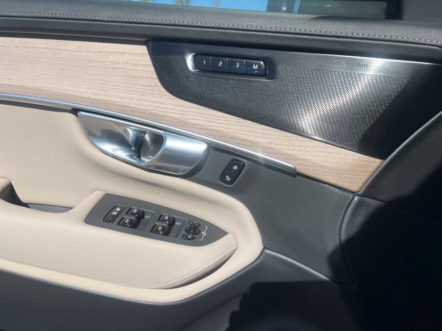 New 2026 Volvo XC90 B6 Plus w/ Protection Package Premier AWD/4WD image 23