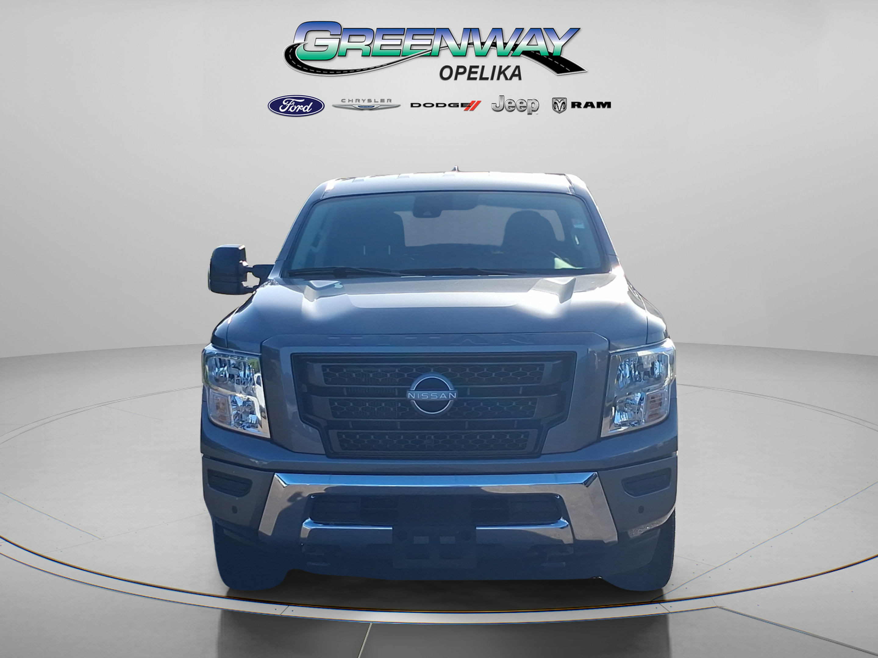 Used 2024 Nissan Titan SV w/ SV Convenience Package AWD/4WD image 2