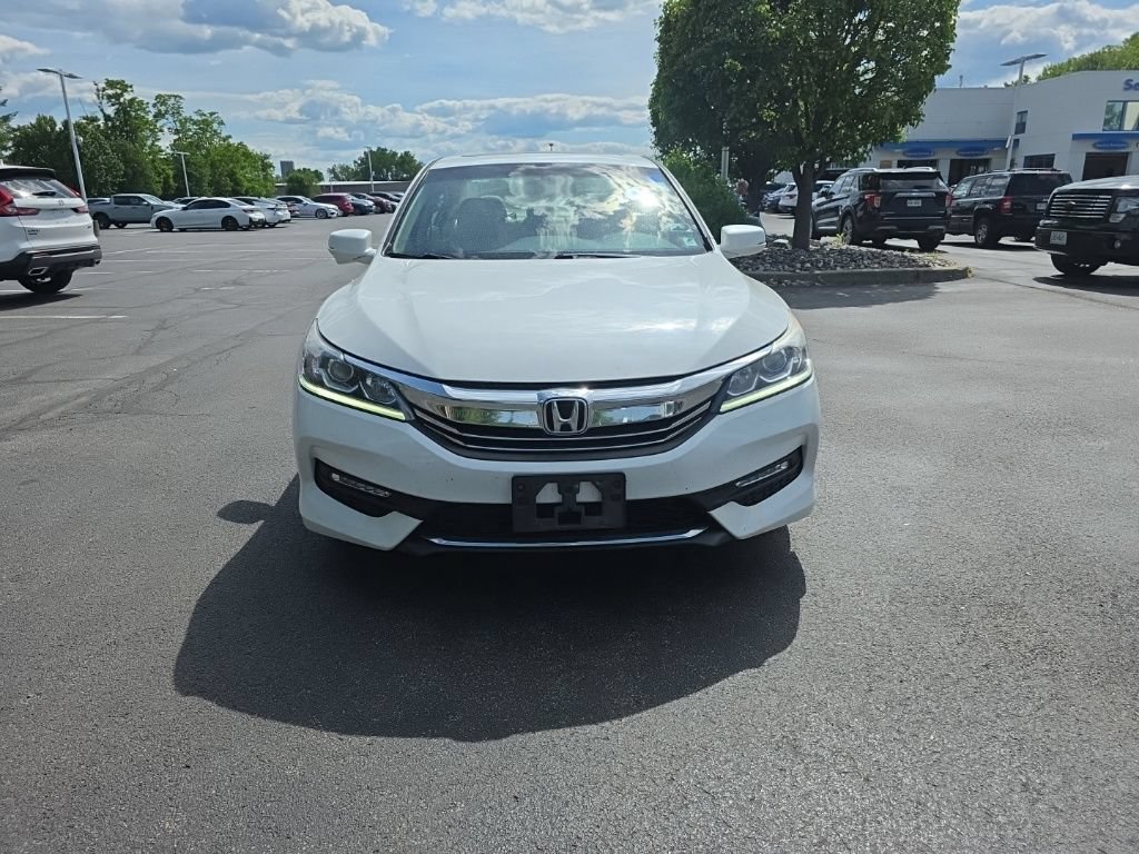 Used 2017 Honda Accord EX-L image 2