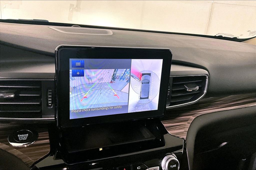 Used 2023 Ford Explorer Limited image 21