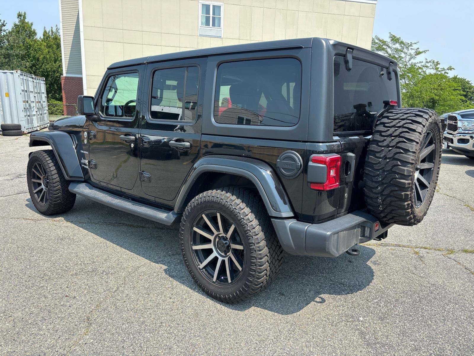 Certified 2018 Jeep Wrangler Unlimited Sahara w/ Dual Top Group AWD/4WD image 4