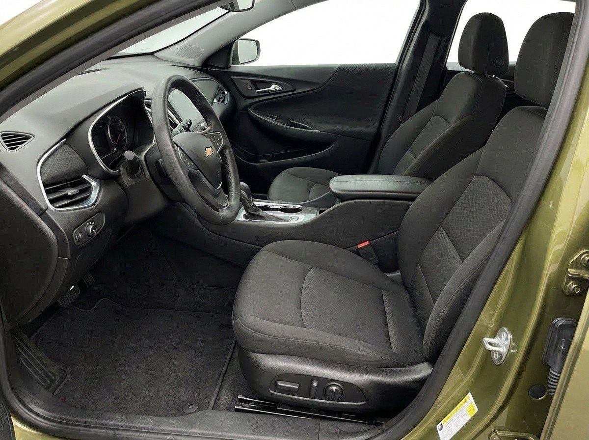 Used 2024 Chevrolet Malibu LT image 13