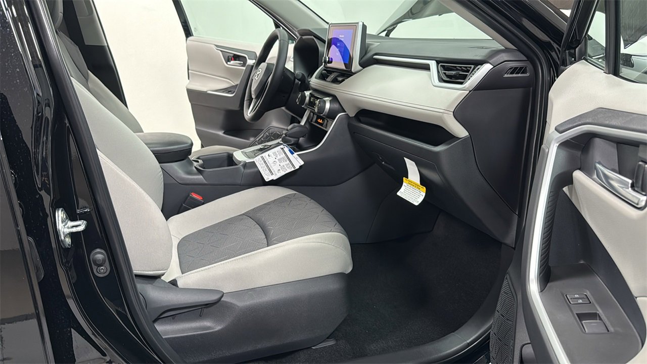 New 2025 Toyota RAV4 XLE image 18
