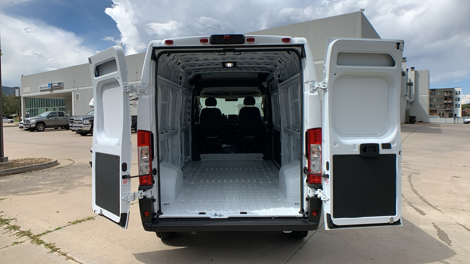 New 2026 RAM ProMaster 2500 w/ Convenience Group FWD image 24