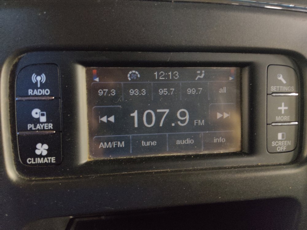 Used 2019 Dodge Journey SE FWD image 25