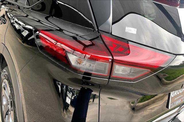 Certified 2024 Nissan Rogue SV FWD image 28