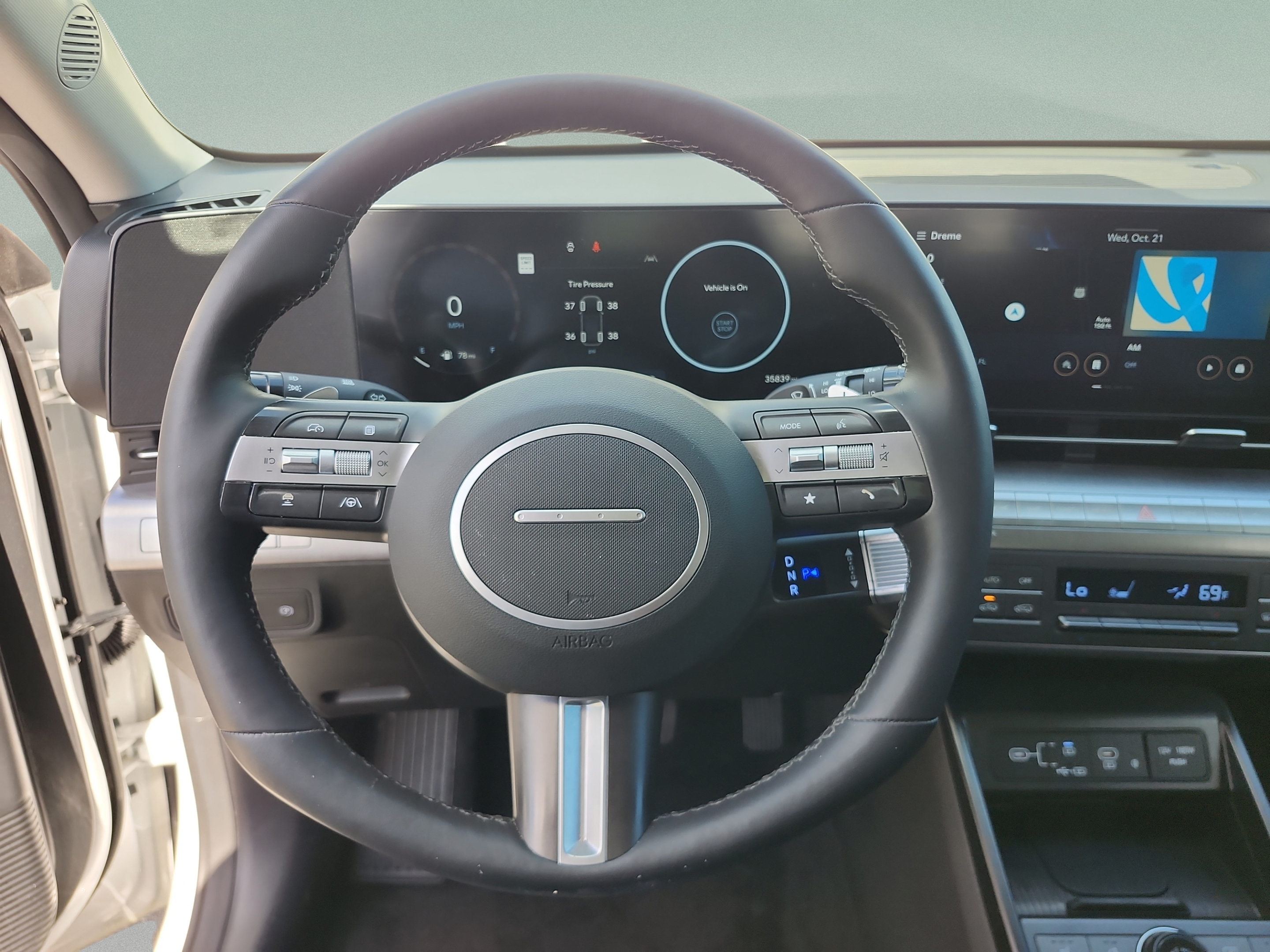Certified 2025 Hyundai Kona Limited AWD/4WD image 9