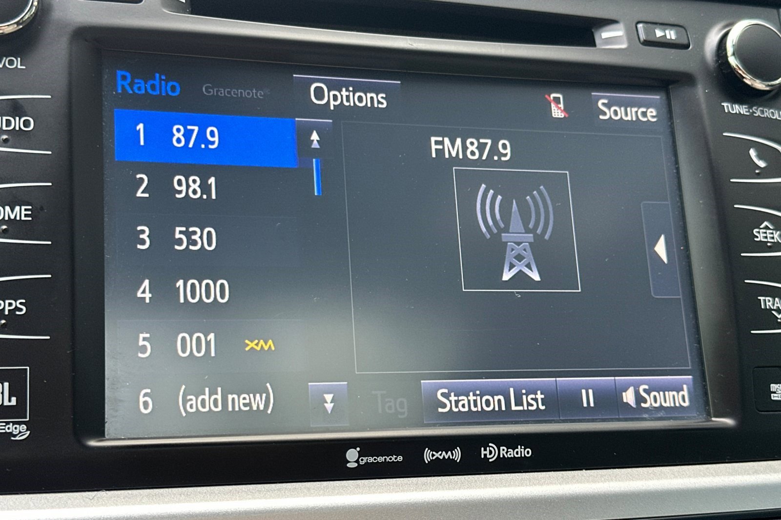 Used 2018 Toyota Highlander Limited image 24