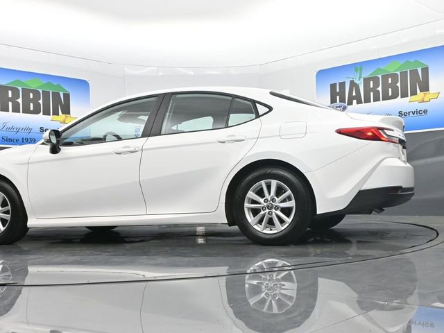Used 2025 Toyota Camry LE image 19
