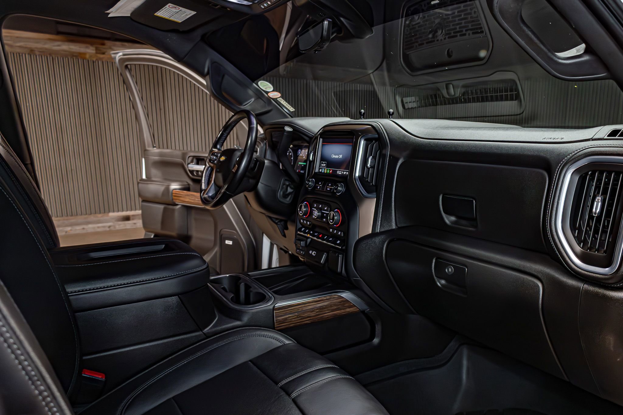 Used 2021 Chevrolet Silverado 3500 High Country image 18