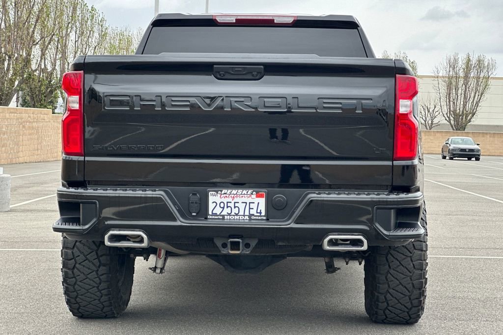 Used 2025 Chevrolet Silverado 1500 LT Trail Boss w/ LPO, Dark Essentials Package image 5