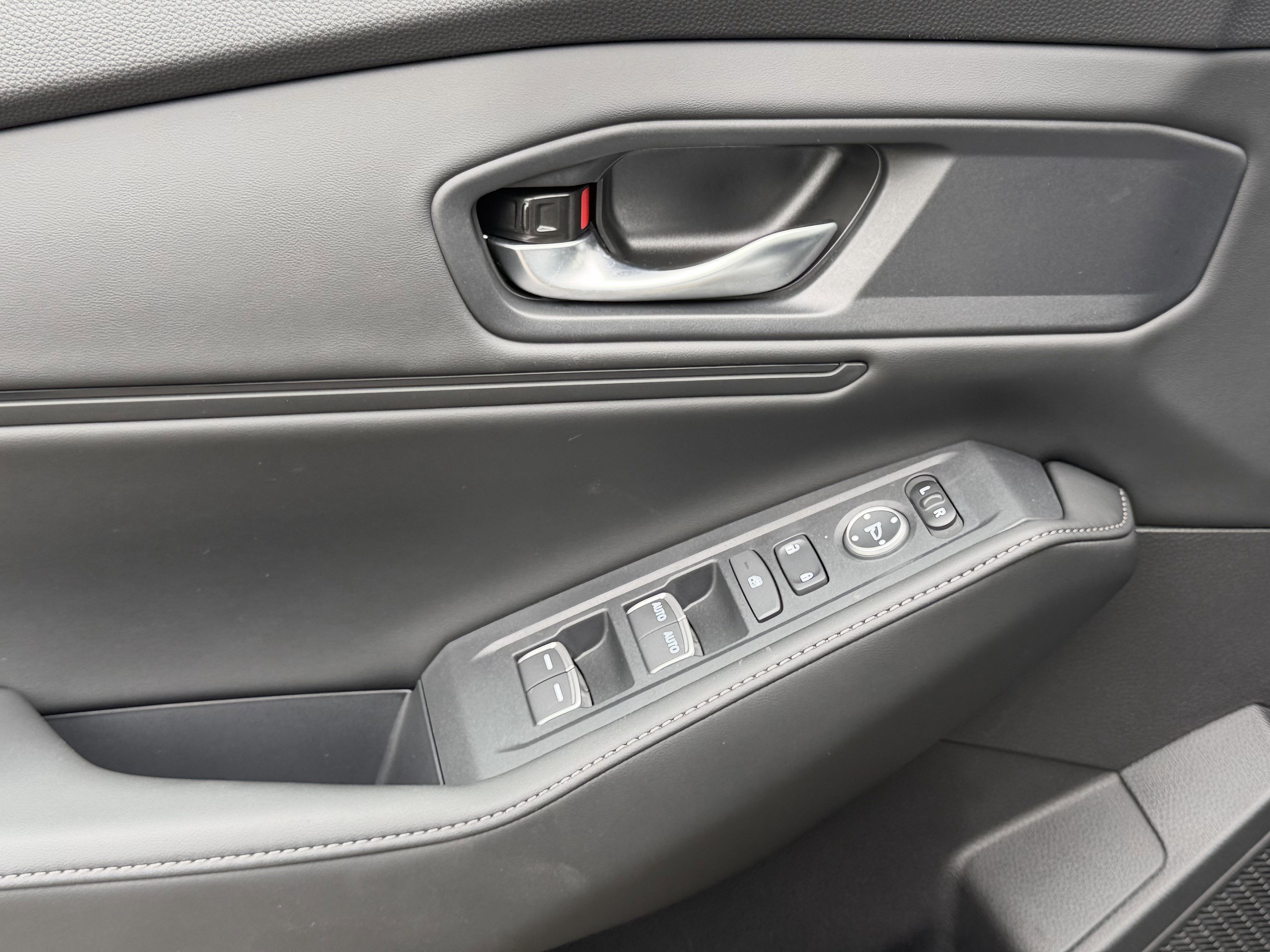 Used 2025 Honda Accord Sport image 11