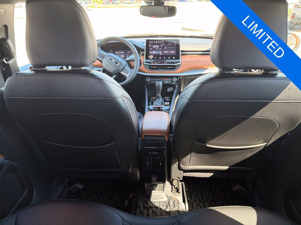 Used 2025 Jeep Compass Limited w/ Sun & Sound Group AWD/4WD image 29