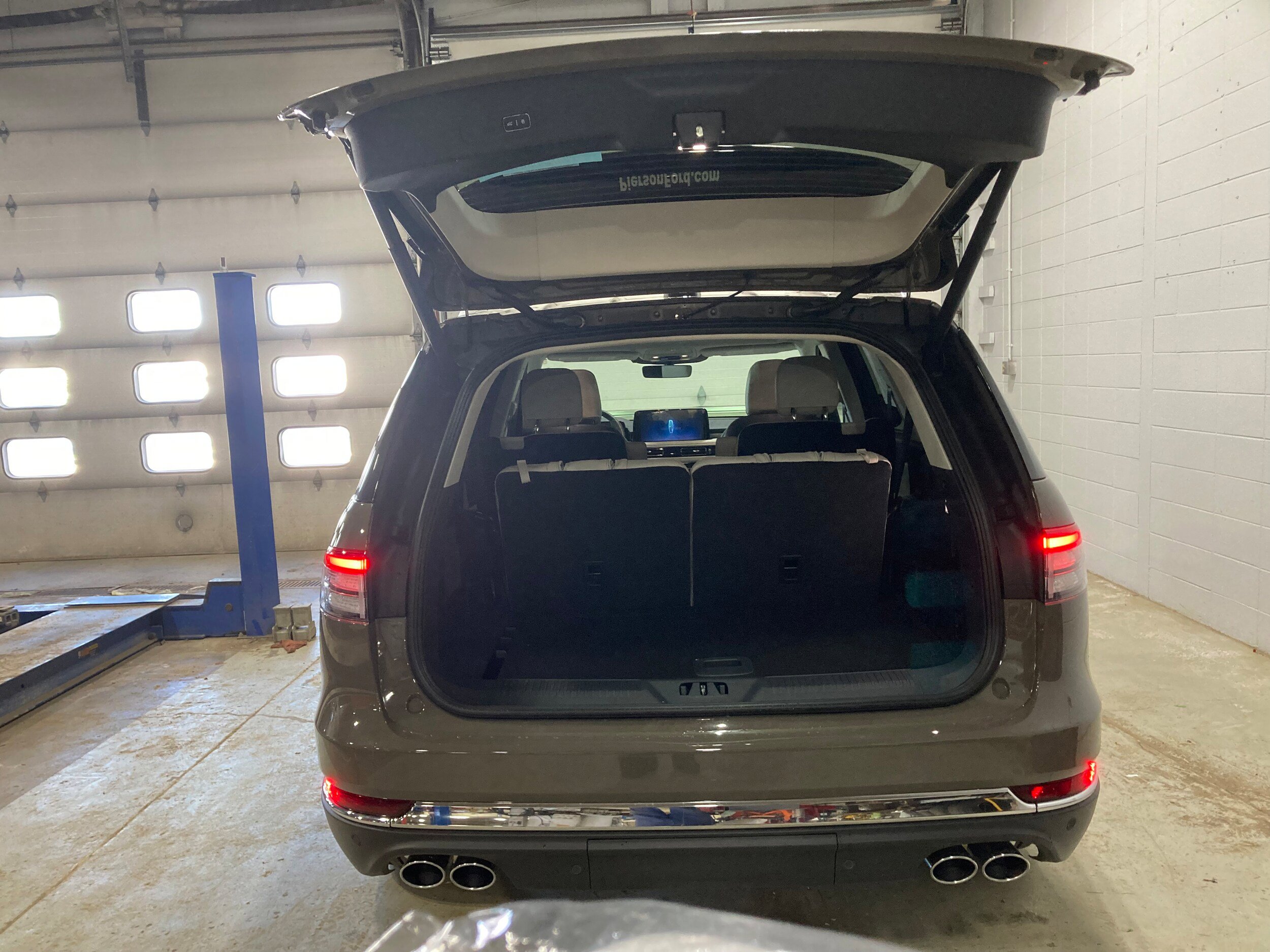Used 2026 Lincoln Aviator AWD image 16