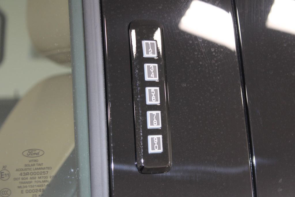 New 2026 Ford F250 Lariat w/ Chrome Package image 22