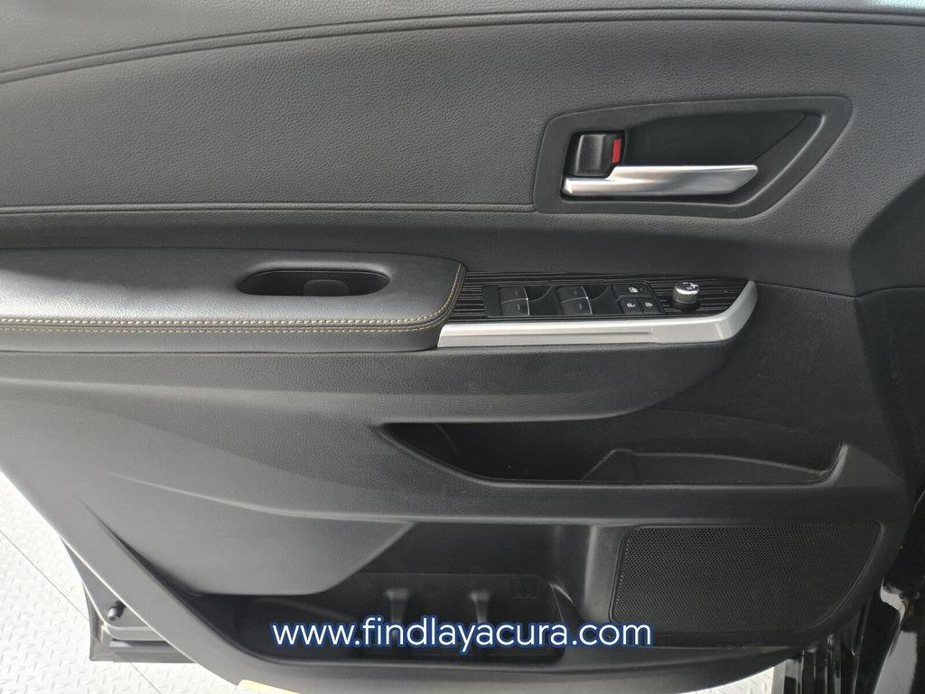 Used 2025 Toyota Sienna XLE Woodland Edition AWD/4WD image 22