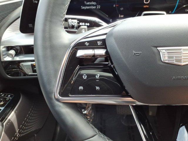 Used 2026 Cadillac Lyriq Luxury AWD/4WD image 33