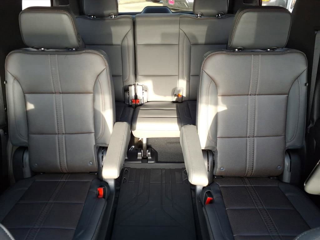 New 2026 Chevrolet Tahoe High Country AWD/4WD image 13