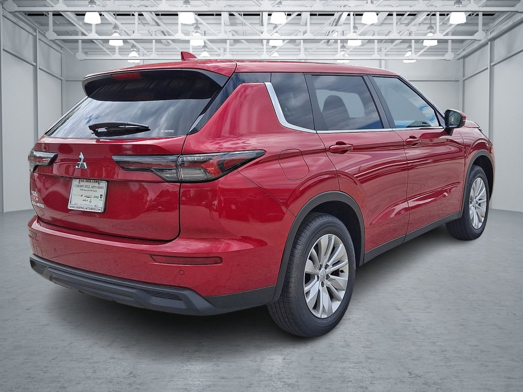 Used 2025 Mitsubishi Outlander ES AWD/4WD image 5