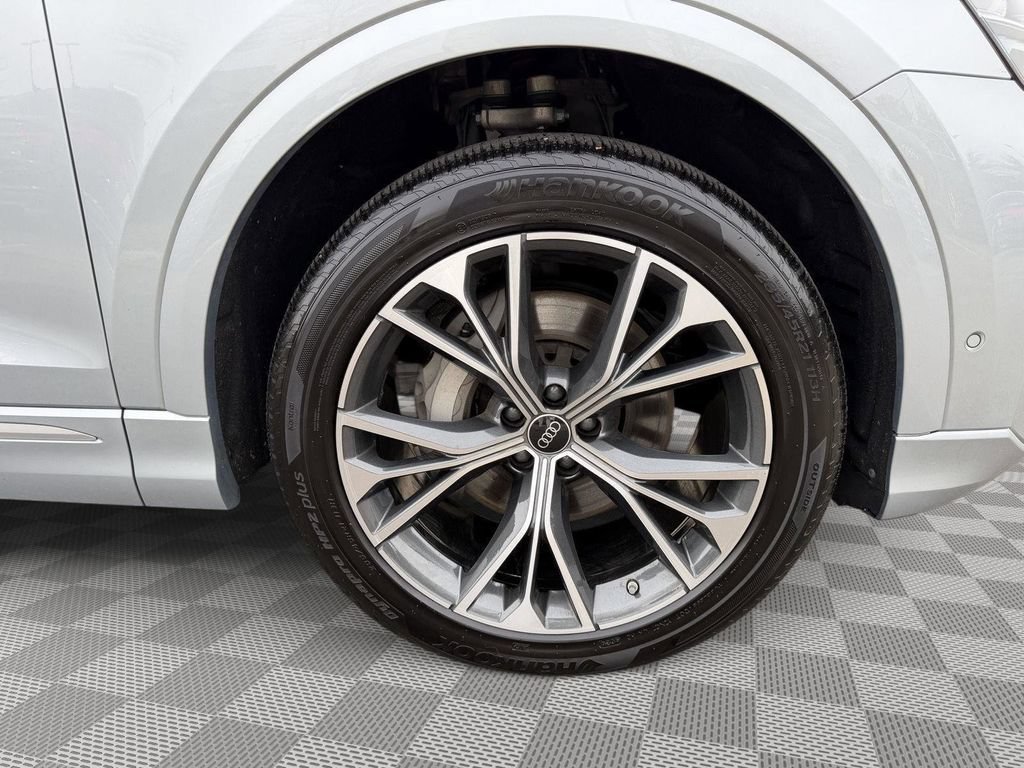 Used 2025 Audi Q8 Premium w/ Convenience Package AWD/4WD image 10