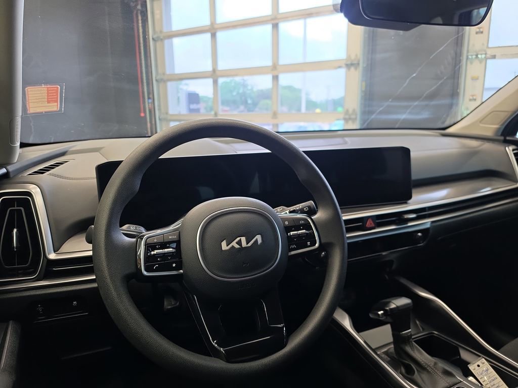 Certified 2025 Kia Sorento LX FWD image 19
