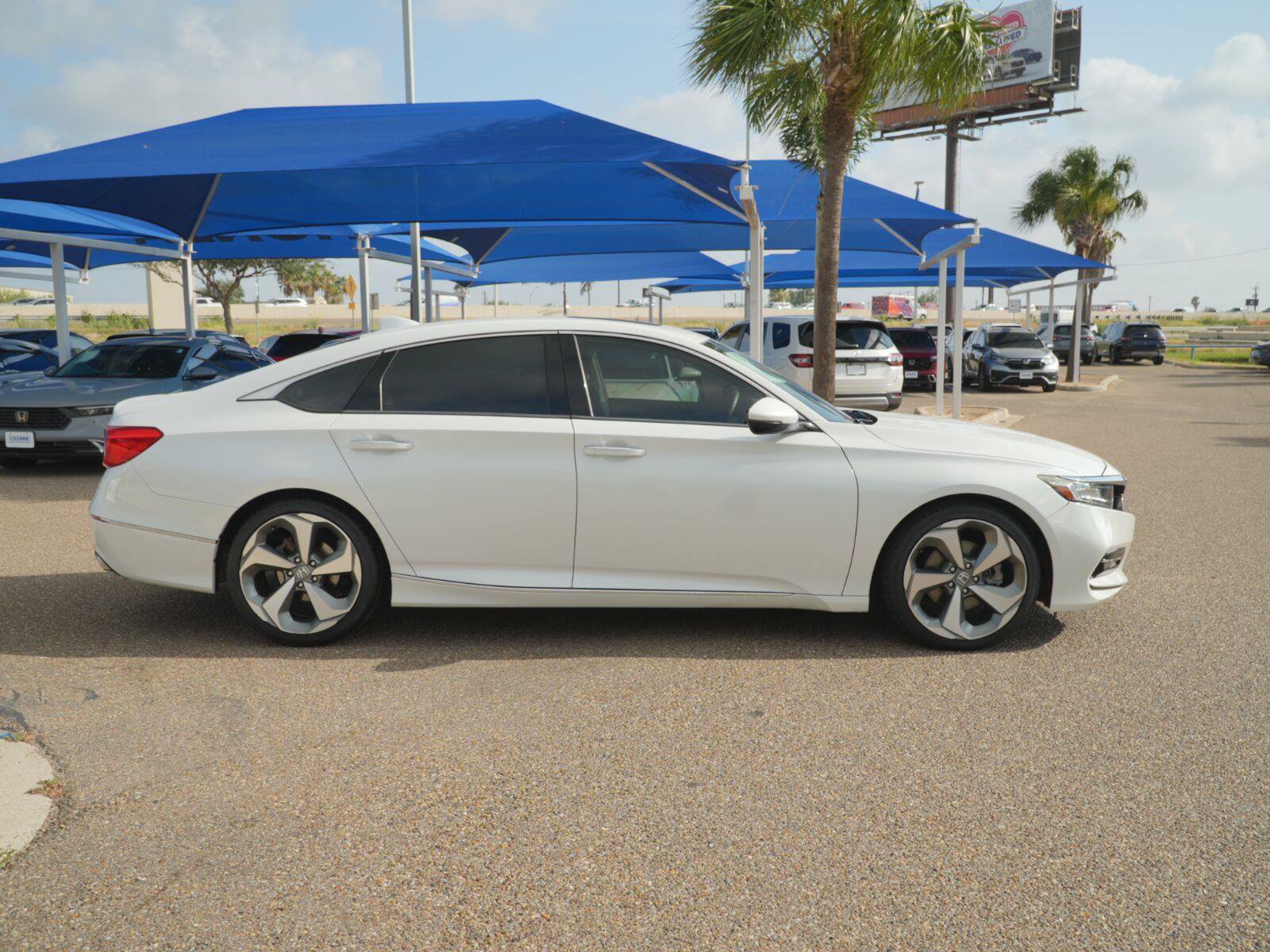 Used 2019 Honda Accord Touring image 9