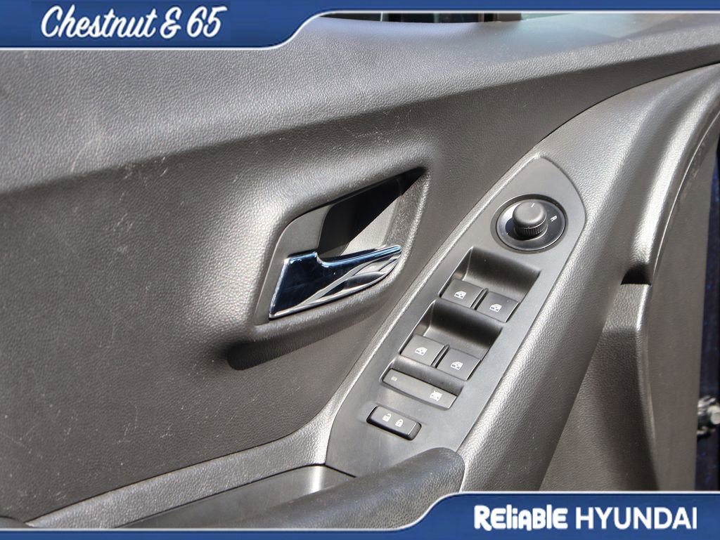 Used 2022 Chevrolet Trax LT w/ Driver Confidence Package image 22