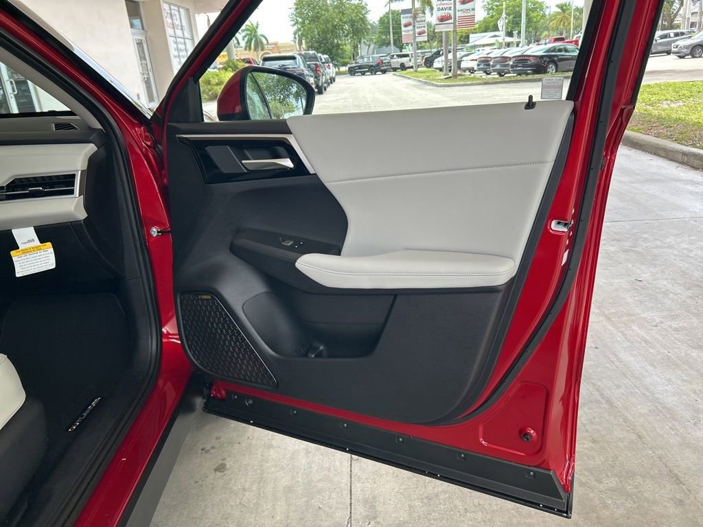 New 2025 Mitsubishi Outlander SE image 25