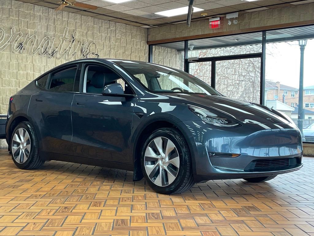 Used 2023 Tesla Model Y Long Range image 9