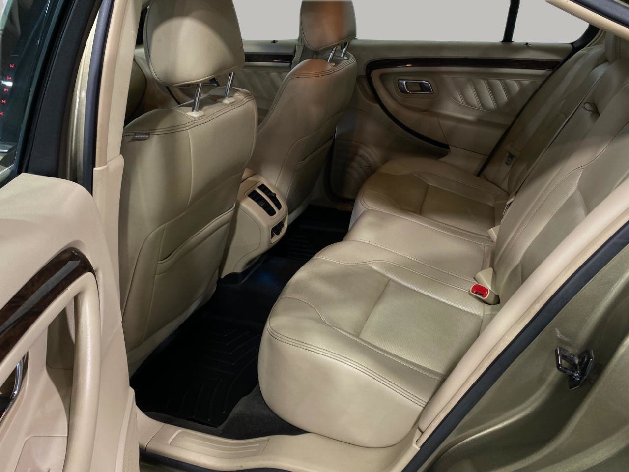 Used 2013 Ford Taurus Limited FWD image 11
