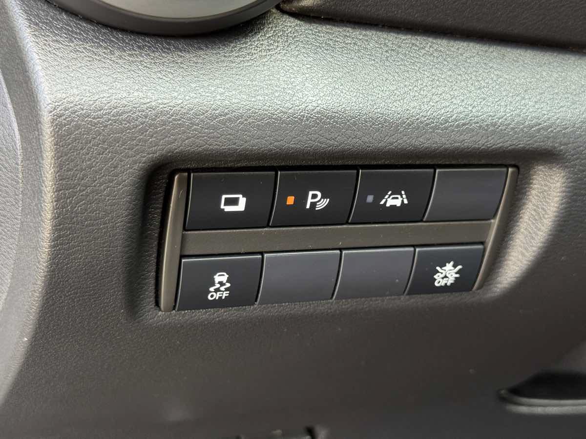 Used 2021 Nissan Versa S FWD image 26