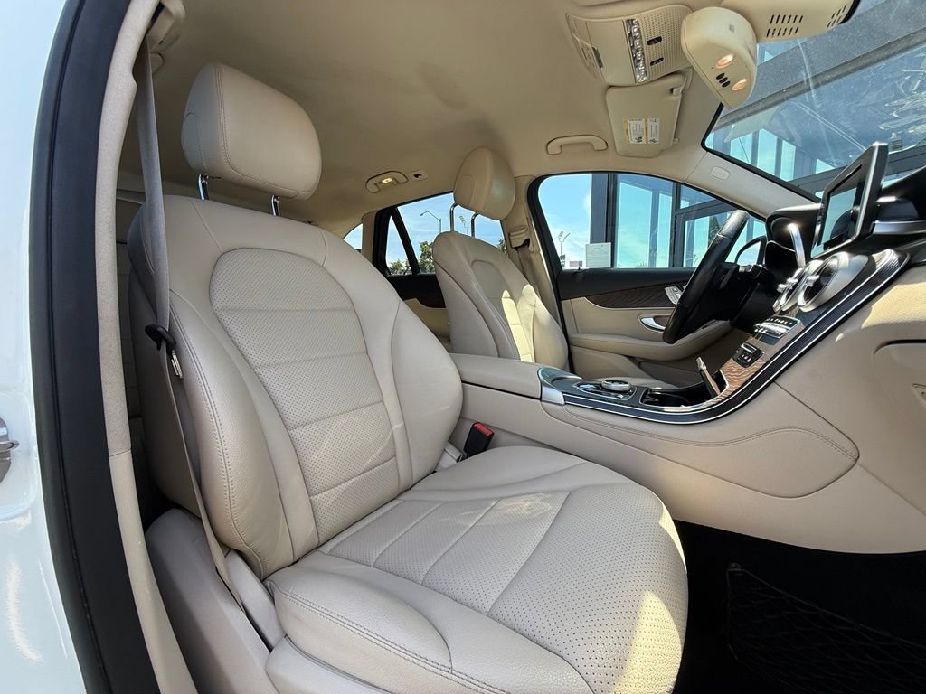 Used 2018 Mercedes-Benz GLC 300 4MATIC image 16
