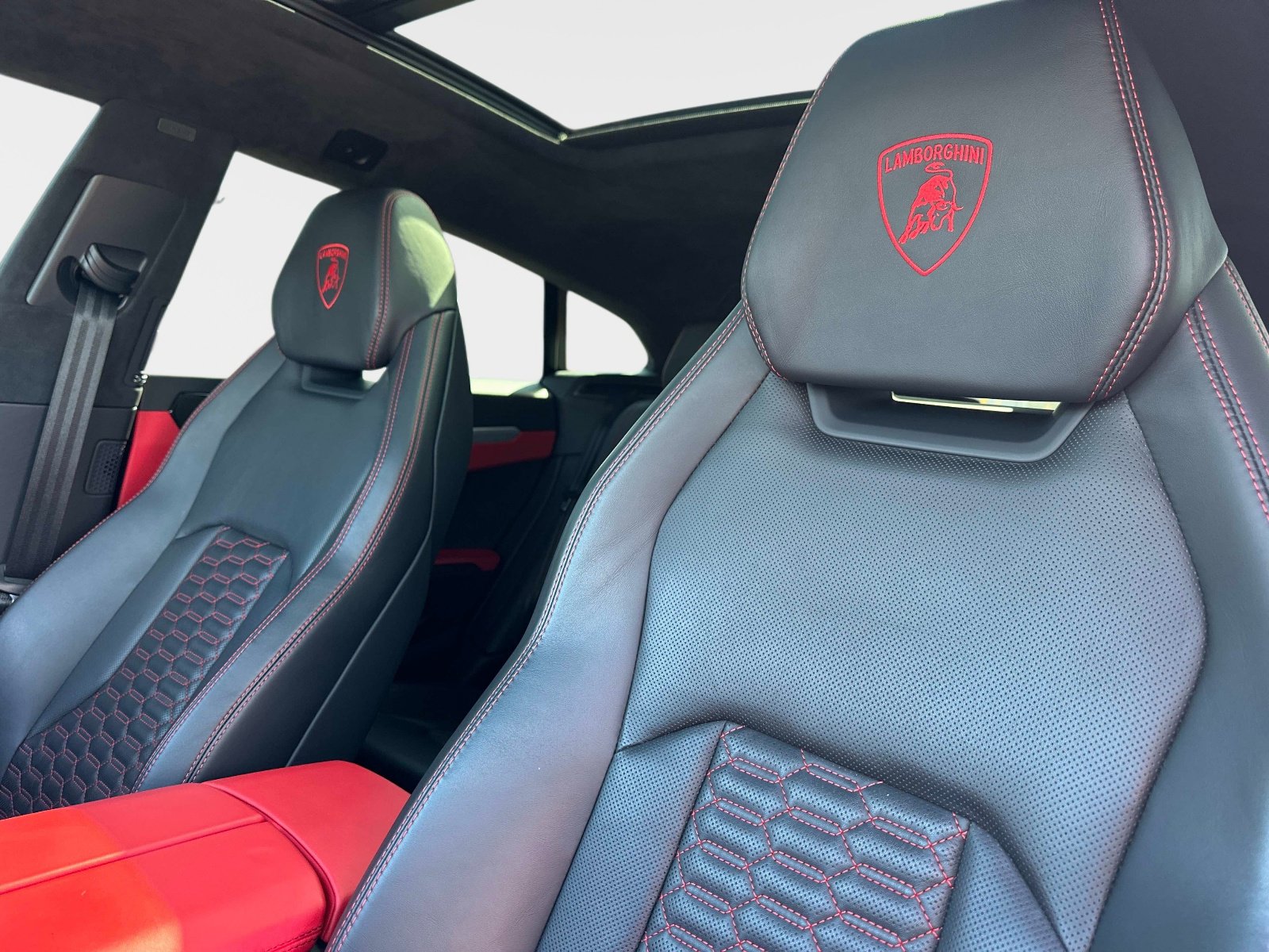 Used 2022 Lamborghini Urus image 23