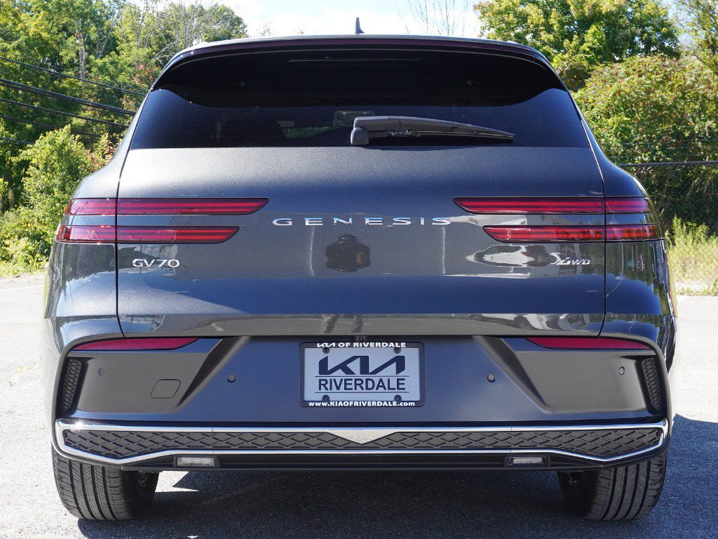 Used 2026 Genesis GV70 2.5T Advanced AWD/4WD image 15