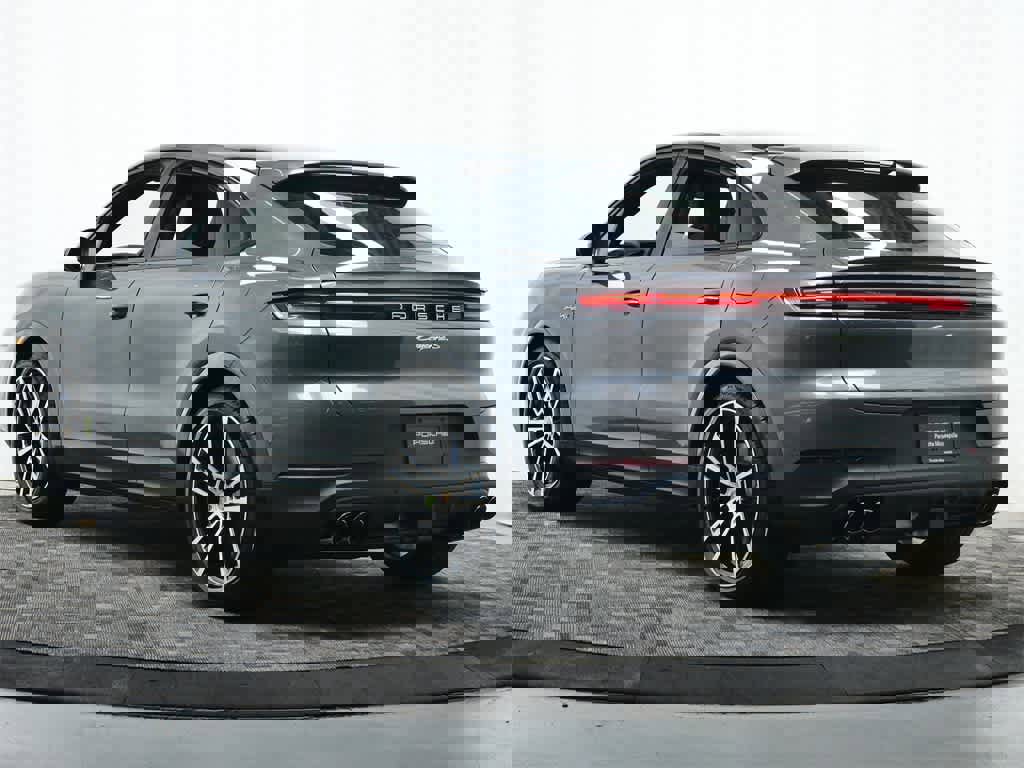 New 2025 Porsche Cayenne S image 3