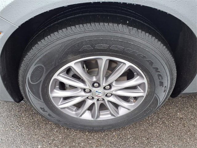 Used 2024 Buick Enclave Premium image 32