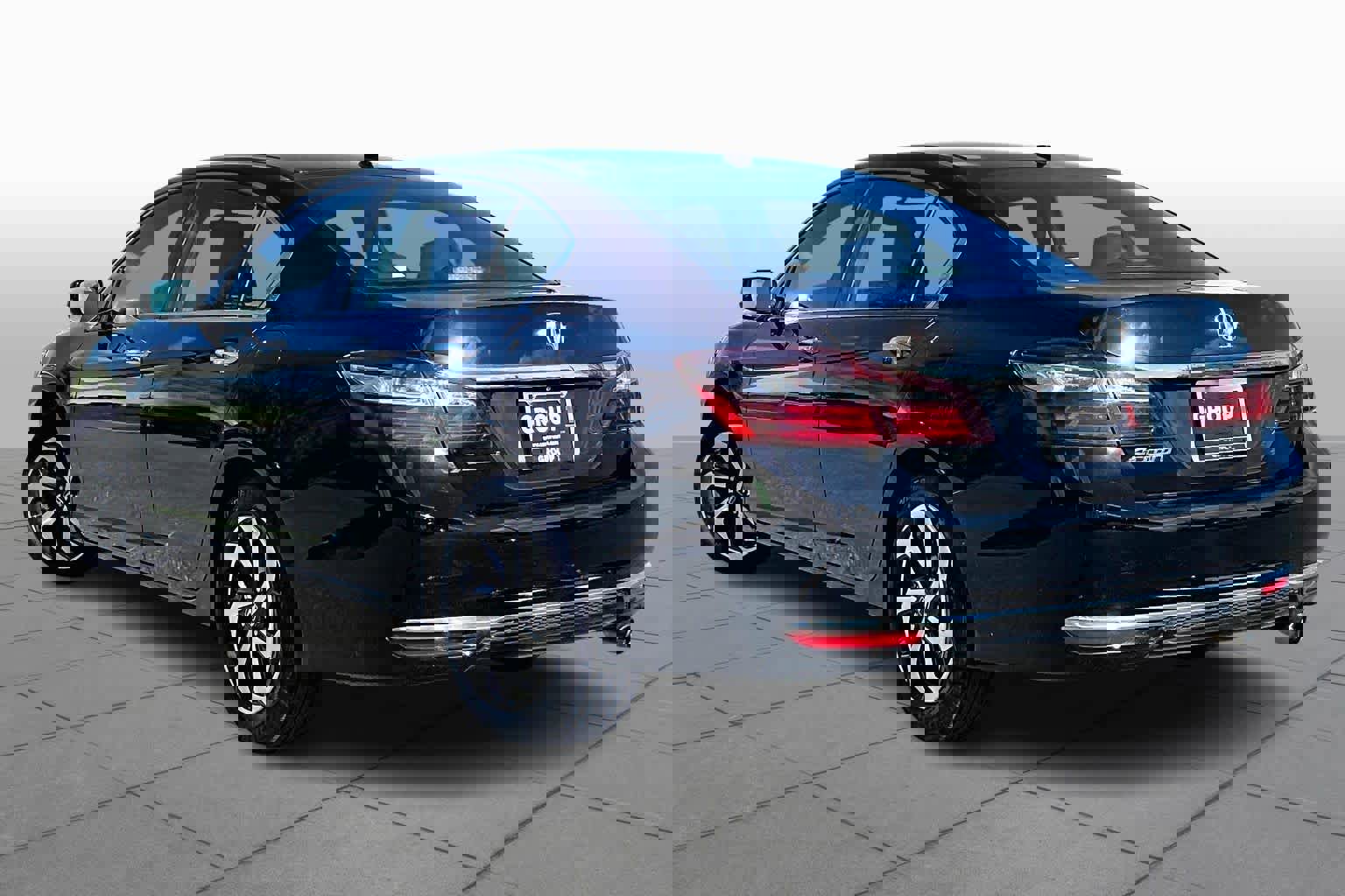 Used 2017 Honda Accord EX-L image 12