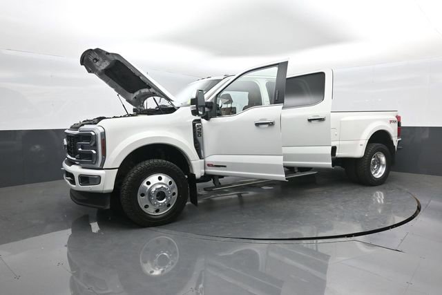 Certified 2024 Ford F450 Platinum w/ FX4 Off-Road Package AWD/4WD image 38