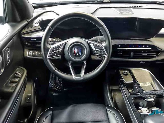 Used 2025 Buick Enclave Preferred AWD/4WD image 17