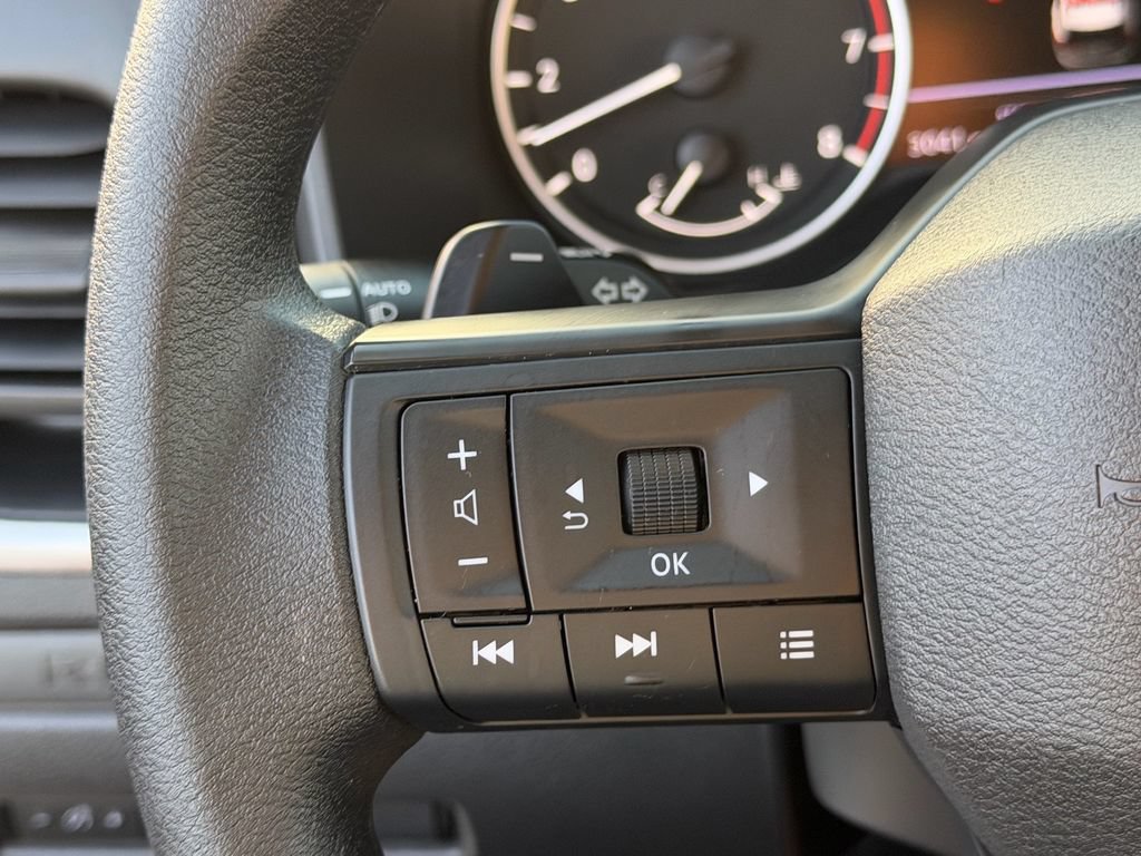 Used 2025 Nissan Rogue S FWD image 24