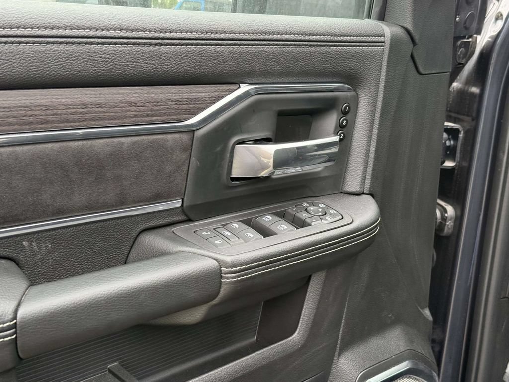 New 2026 RAM 2500 Laramie AWD/4WD image 32