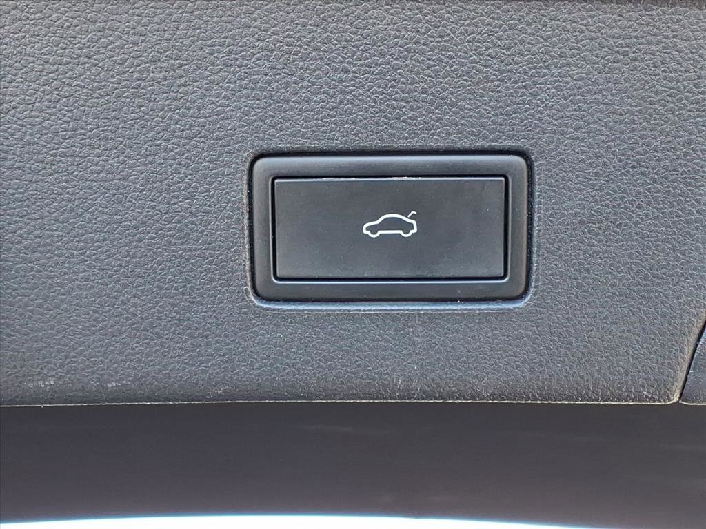 Used 2022 Volkswagen Atlas Cross Sport SEL Premium R-Line image 10