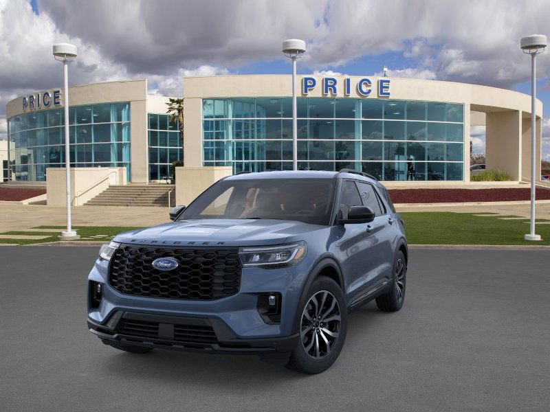 Used 2025 Ford Explorer ST-Line image 2