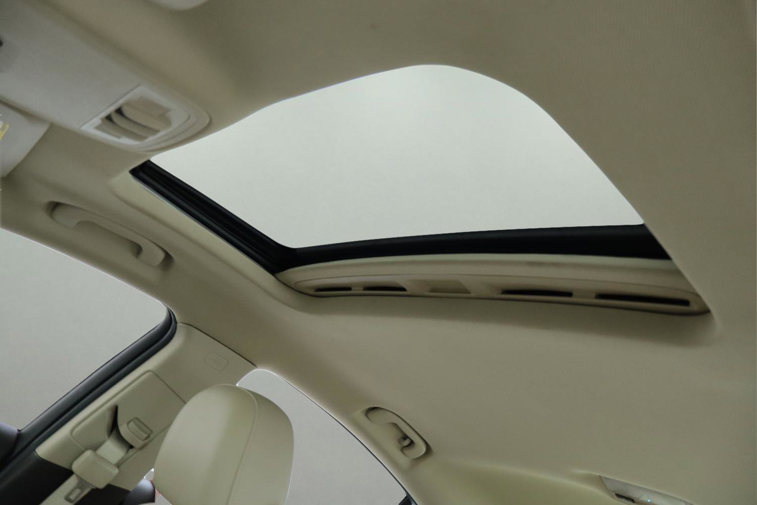 Used 2015 Buick Regal Premium w/ Experience Buick Package image 13