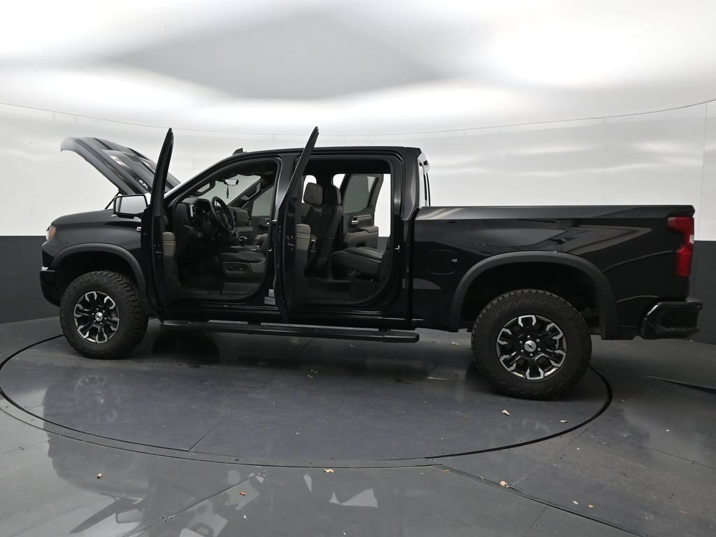 Used 2024 Chevrolet Silverado 1500 ZR2 w/ Technology Package AWD/4WD image 30